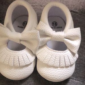 Infant soft sole shoes
